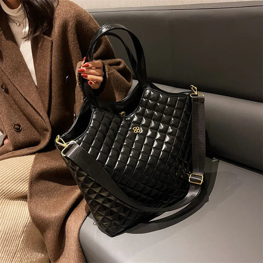 Large Capacity Winter Fashion Design Quilted Bag Shoulder Bag New Solid Handbags Tote Bags For Women Fashion Top Handle Bag